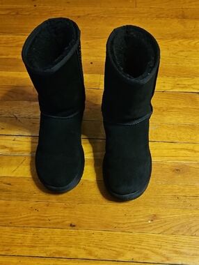 UGG Black Short Suede Winter Boots for Women